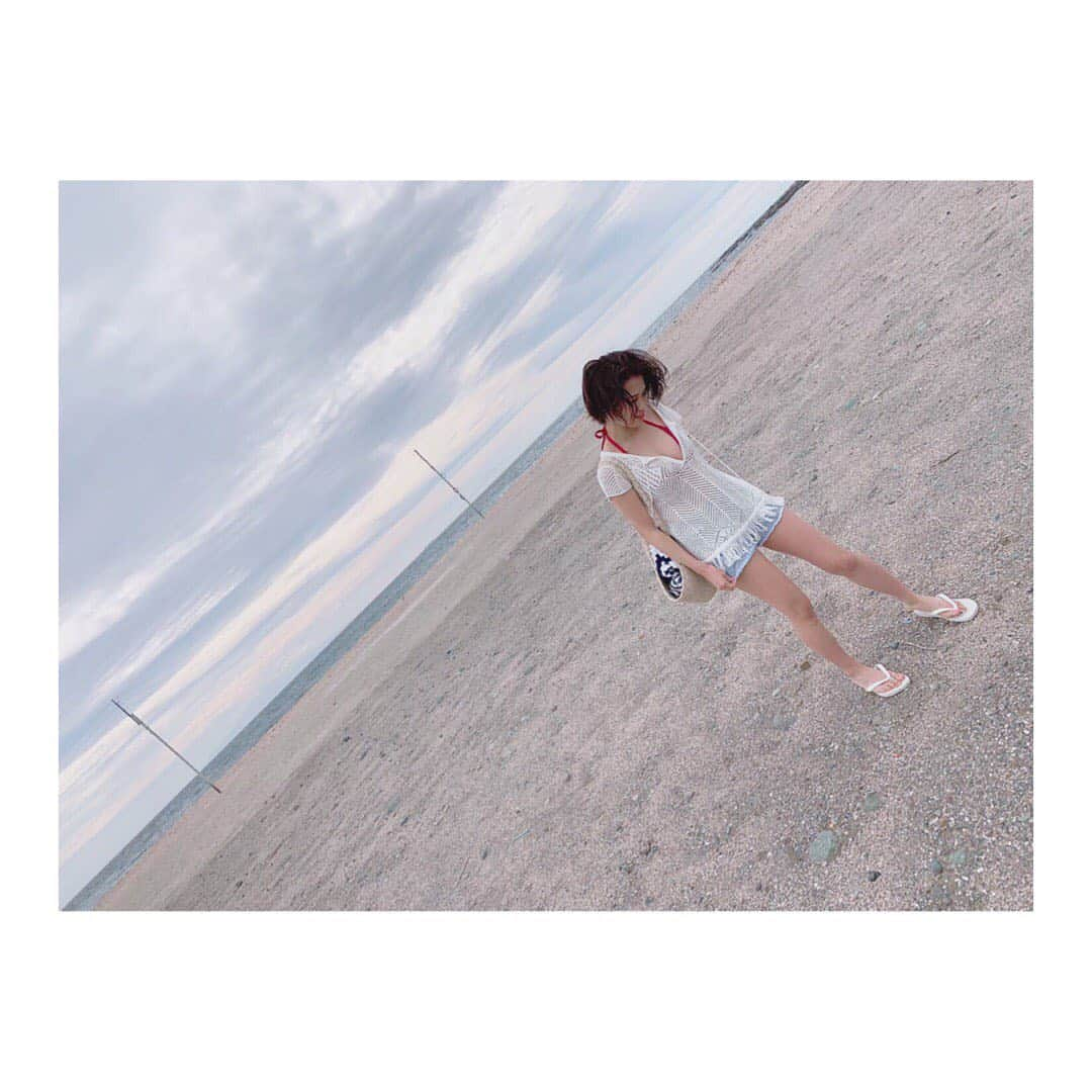 高木紗友希さんのインスタグラム写真 - (高木紗友希Instagram)「* * 8月9日発売 1st写真集「紗友希」。 オフショットあみあみ編 * 結構風が吹いて寒かったんです。 * 寒さに強くてよかった〜。 * * 写真集の#を募集中です。 朋子出番だぞ！ * * #juicejuice #高木紗友希 #写真集」7月17日 17時21分 - sayuki_takagi.official