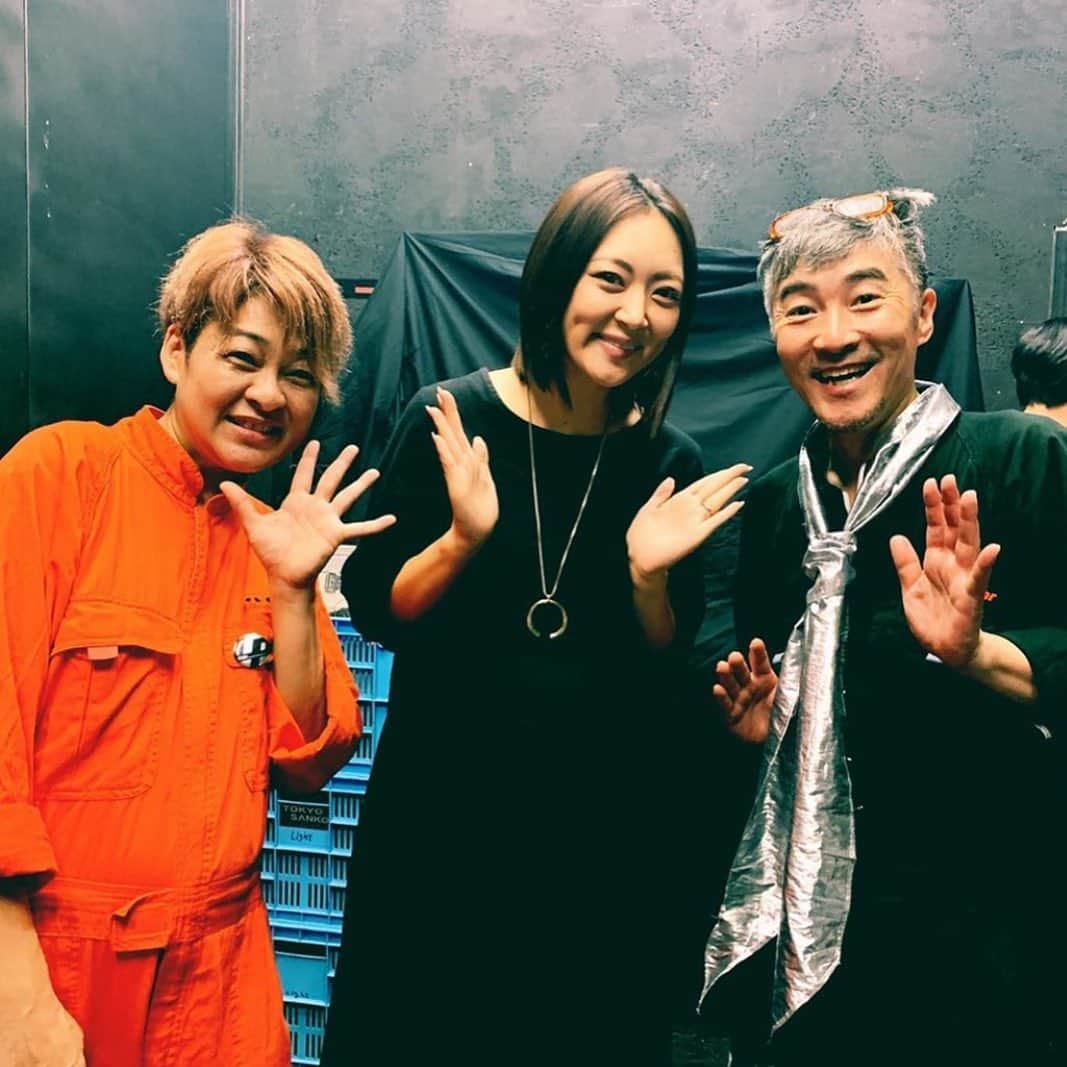 misoNosukeさんのインスタグラム写真 - (misoNosukeInstagram)「. . （河合美智子さん&峯村純一さんもですが） みかんちゃんも、misono同様 事務所を辞めて、会社を立ち上げて . 自分でやっている人で、みかんちゃんとは同い年！ 友達でもあり、仕事をくださってる仲間でもあり day after tomorrowのファンでもあり（笑） . misonoが、尊敬してる人でもあります… なので、みかんちゃんにも『仕事をふれるような人間』に…早く、なりたいです！ . ↓ . #repost by @mikan02241984 . . misonoちゃんの舞台を拝見に❤️ 彼女の歌声は昔から大好きです♫ . そして何よりNosuke君が バリバリ、ドラムを叩いてて 元気な姿が見れて何よりだったなぁ🥁 . この秋、公開映画でご一緒になった 河合美智子さんご夫妻にも会えて嬉しかった❤️ . 一緒に行ってくれたセリーナさんにもいつも感謝✨ 帰りにご飯を食べながら しょーもない愚痴を聞いてくれてました(笑) . セリーナさんありがとう💕 これからはもっと慎重に友達選びをするね(笑) . @serenasuzuki0120 . . #misono ちゃん #Nosuke くん #ご夫婦 #河合美智子さん  #峯村純一 さん #ご夫妻 #misoNosuke  #舞台 #お疲れ様でした #鈴木セリーナ さん」7月17日 17時14分 - misono_koda_official