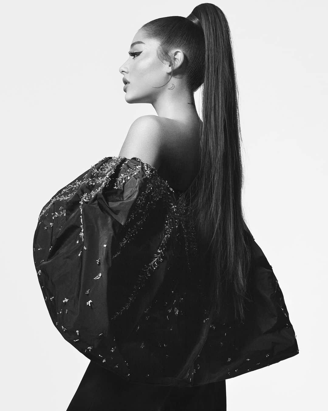 LVMHさんのインスタグラム写真 - (LVMHInstagram)「ARIVENCHY  @GivenchyOfficial unveiled #ARIVENCHY, its campaign starring @ArianaGrande.  In Grande, the House of Givenchy found a modern embodiment of its signature spirit: an elegant attitude informed by beauty, individuality and a sense of empowerment. _ #ARIVENCHY #ArianaGrande #GivenchyFamily #GivenchyFW19 #Givenchy #LVMH」7月17日 17時23分 - lvmh