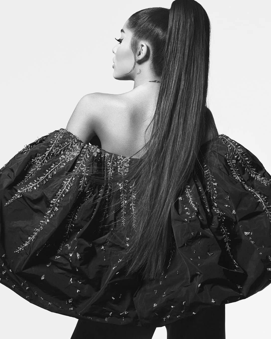 LVMHさんのインスタグラム写真 - (LVMHInstagram)「ARIVENCHY  @GivenchyOfficial unveiled #ARIVENCHY, its campaign starring @ArianaGrande.  In Grande, the House of Givenchy found a modern embodiment of its signature spirit: an elegant attitude informed by beauty, individuality and a sense of empowerment. _ #ARIVENCHY #ArianaGrande #GivenchyFamily #GivenchyFW19 #Givenchy #LVMH」7月17日 17時23分 - lvmh