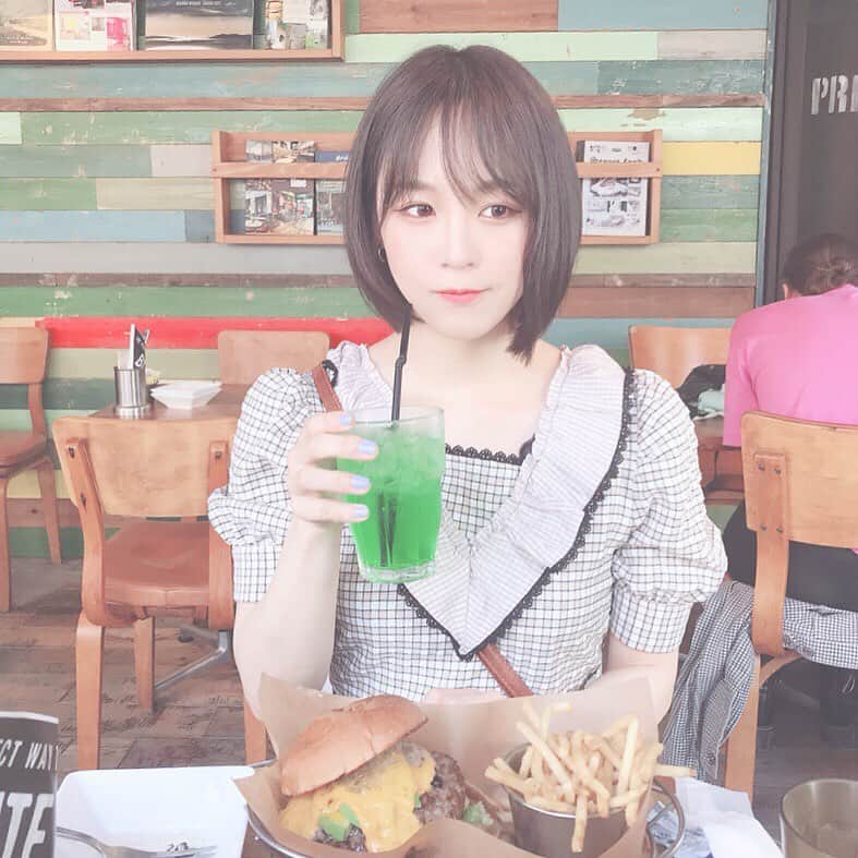 三田麻央のインスタグラム：「今日←💇‍♀️→昨日」