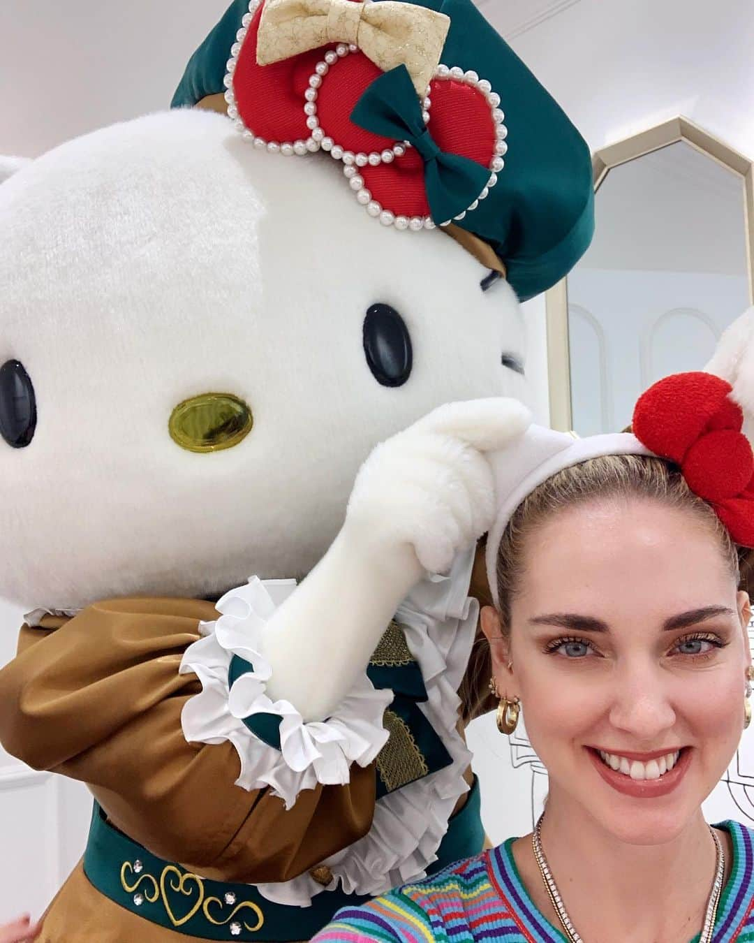 キアラ・フェラーニさんのインスタグラム写真 - (キアラ・フェラーニInstagram)「Loved visiting Sanrio Puroland today 💘」7月17日 18時22分 - chiaraferragni