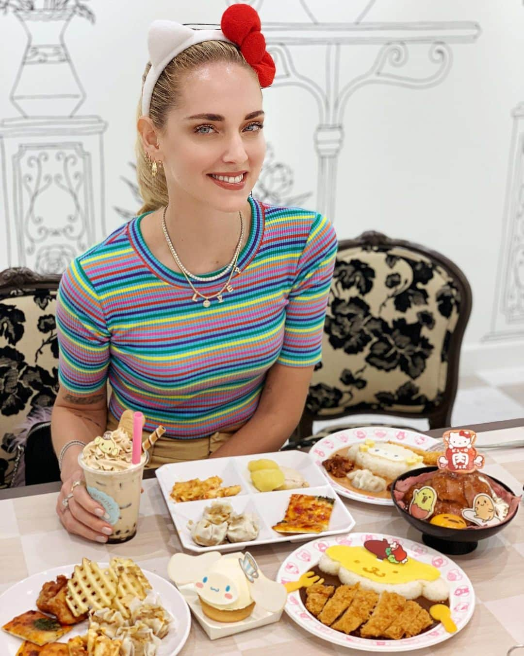 キアラ・フェラーニさんのインスタグラム写真 - (キアラ・フェラーニInstagram)「Loved visiting Sanrio Puroland today 💘」7月17日 18時22分 - chiaraferragni