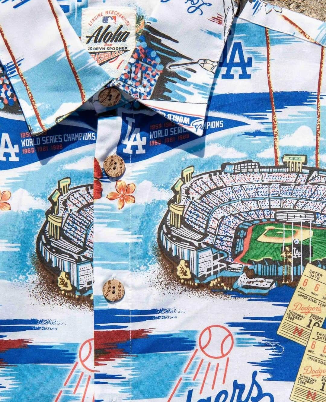 のインスタグラム：「"If you don't love the Dodgers, there's a good chance you may not get into Heaven." - Tommy Lasorda⁠ -⁠ -⁠ -⁠ -⁠ ⁠#bespooner #mensfashion #visualvacay⁣ #style #design #fashion #reynspooner #patternpeople #wearableart #hawaiinshirt⁣ #wdywt #wiwt #waywt #whatiworetoday #heritagestyle #menslookbook #fwis #dapper #summervibes #summerstyle #menstyle #maunalani ⠀﻿⁠」