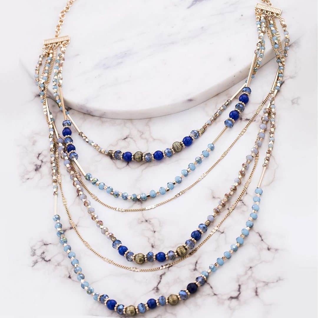 のインスタグラム：「Pretty and romantic @catherinemalandrino.jewelry #catherinemalandrino #catherinecatherine #jewelry #necklace #gold #beadedjewelry #beadsetail #layerednecklace」
