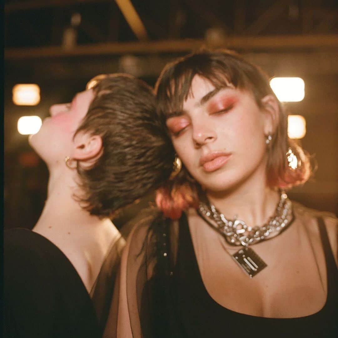 i-Dさんのインスタグラム写真 - (i-DInstagram)「What did you think of @charli_xcx and Chris's (@christineandthequeens) new video for 'Gone'? 🎬⁣ ⁣ Want some more? 👀⁣ ⁣ Head over to i-D.co to see some exclusive BTS photos from the shoot and read a conversation between the two C's on collaboration, reinvention and texting every damn day. 🌐⁣ .⁣ .⁣ .⁣ Text @brianoflynn_  Photography @angelasteps⁣ #CharliXCX #Chris #Gone #Charli⁣ ⁣」7月18日 4時09分 - i_d