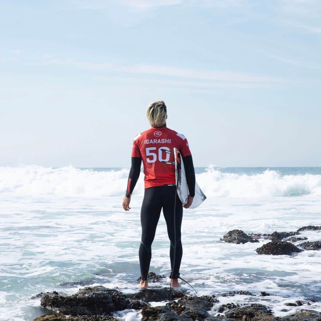 五十嵐カノアさんのインスタグラム写真 - (五十嵐カノアInstagram)「These are moments that I live for. Into finals day here in South Africa. Time to grit my teeth and enjoy the ride 🌩」7月18日 4時40分 - kanoaigarashi