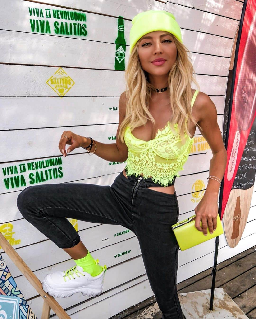 Rahelさんのインスタグラム写真 - (RahelInstagram)「Werbung|Ad Parookaville calling 🎶🔛💥 Wearing hot festival stuff from @missyempire 🔥  What are your festival plans? #missyempire #festivalvibes」7月18日 4時51分 - rahelchiwitt