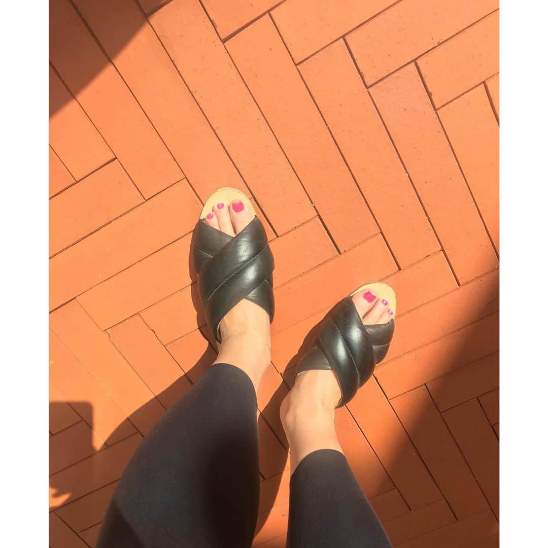 テーリポルキさんのインスタグラム写真 - (テーリポルキInstagram)「☀️☀️☀️☀️☀️ #crosspufferslide #pufferslide #sandals @kampgarden @kampgalleria #shoes #terhipölkkistore #TERHIPÖLKKI」7月17日 20時09分 - terhipolkkishoes