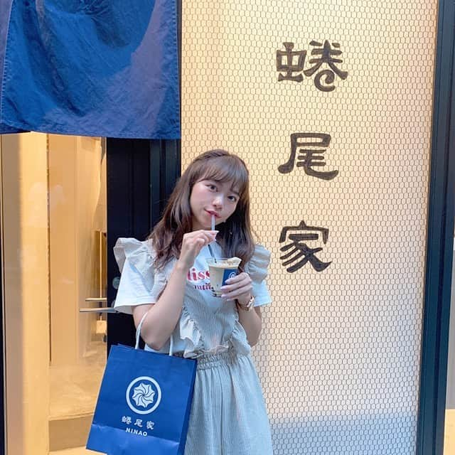 牧野桃美さんのインスタグラム写真 - (牧野桃美Instagram)「. . 麻布十番の#NINAO でお茶フロート🍵✨ 台湾でも有名な#東方美人茶  だよ💓 . 少し前に三軒茶屋にオープンしていて気になっていた、台湾のソフトクリームNINAOが麻布十番にオープンしたから、お店に行ってきました🍦💕 . 甘さも控えめで飲みやすいから、ごくごく飲めました✨ . 三軒茶屋の方も行ってみたいなあ💕 . . . . . . #蜷尾家#NINAO#麻布十番店オープン #パイナップルケーキ#JIUZHENNAN #スキアマ#麻布十番カフェ#カフェ巡り#タピオカ#タピオカ巡り#女の子#グルメ女子#instayum#台湾茶」7月17日 20時19分 - momomi_makino