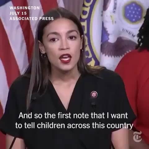 カーラ・デルヴィーニュのインスタグラム：「#regram @gurlstalk ❤️ @ocasio2018 ❤️ check out @cnn for another video」
