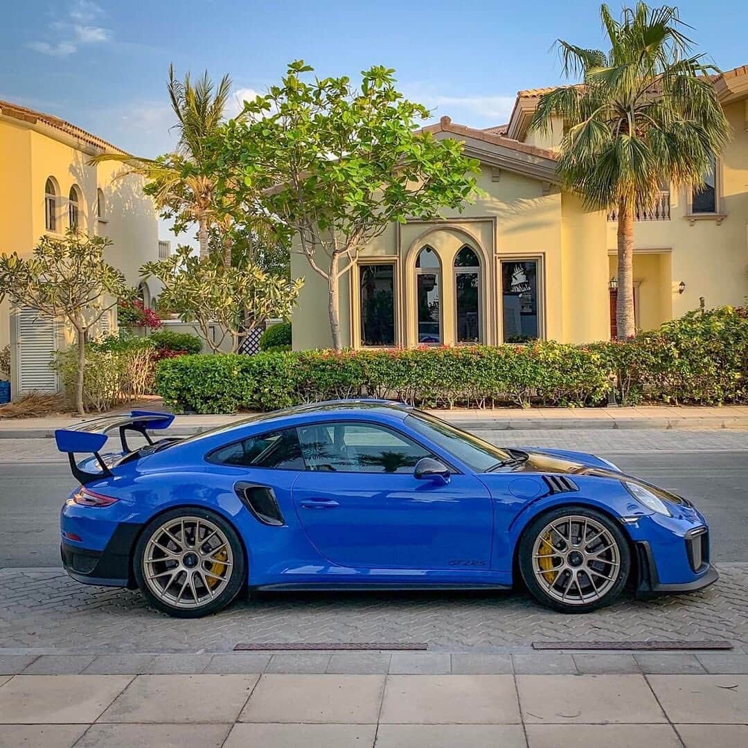 CarsWithoutLimitsさんのインスタグラム写真 - (CarsWithoutLimitsInstagram)「Arrow Blue GT2RS Owner @the23collection  #carswithoutlimits #porsche #gt2rs」7月17日 20時52分 - carswithoutlimits