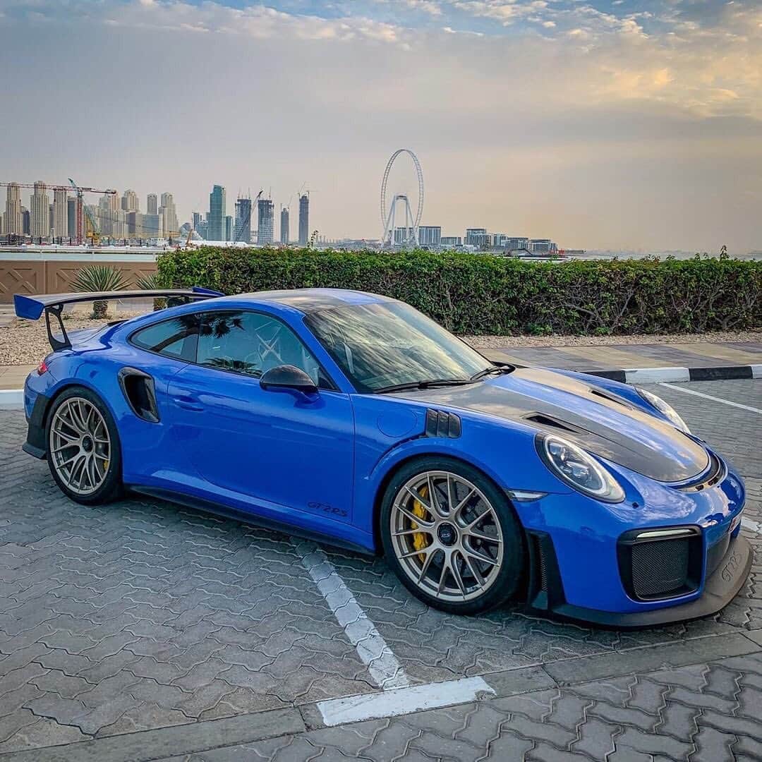 CarsWithoutLimitsさんのインスタグラム写真 - (CarsWithoutLimitsInstagram)「Arrow Blue GT2RS Owner @the23collection  #carswithoutlimits #porsche #gt2rs」7月17日 20時52分 - carswithoutlimits