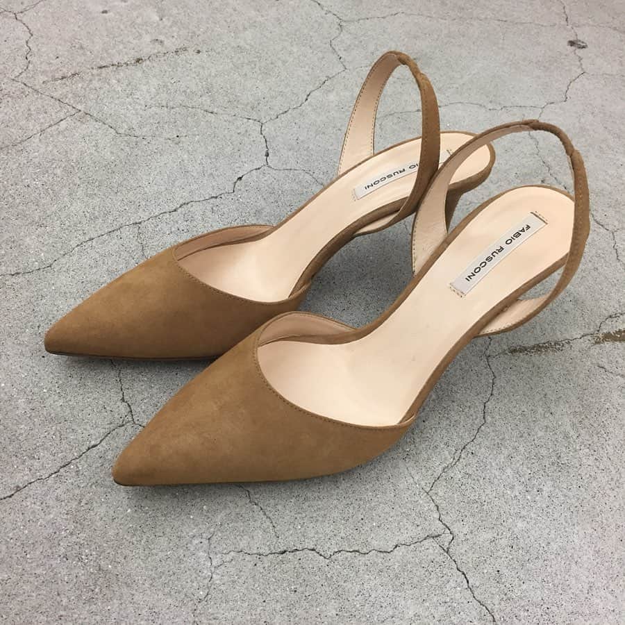 BASE（ベイス）さんのインスタグラム写真 - (BASE（ベイス）Instagram)「大人だからこそ、靴にはこだわりを🕊﻿ ﻿ 長く愛着を持って履きたくなる、「特別な一足」をお迎えしませんか？😉✨﻿ ﻿ オールシーズン使えるパンプスがひとつあると、新しいお洋服を買うときもヒントになりそう🌹﻿」7月17日 21時00分 - baseec