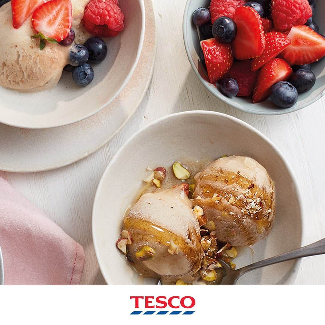 Tesco Food Officialさんのインスタグラム写真 - (Tesco Food OfficialInstagram)「We’ve found a way to always say ‘yes’ to ice cream... Made from blitzed frozen bananas and the topping of your choice, banana nice cream is much healthier, all natural and absolutely easy.  Ingredients 4 very ripe bananas  Method Peel and chop the bananas into rough chunks or slices. Place in a freezer-proof container (or freezer bag) and freeze for at least 8 hrs or overnight. When completely solid, put in a food processor and blitz on a high speed for 1-2 mins. You may need to add a few tbsp of water to help the bananas break down and blend together. When ready, the mixture should be creamy and almost mousse-like.  Serve immediately as a soft-serve ice cream. Or, for a firmer texture, transfer to a freezer-proof container, cover and return to the freezer for at least 1-2 hrs to create a more scoopable ice cream.」7月17日 21時06分 - tescofood
