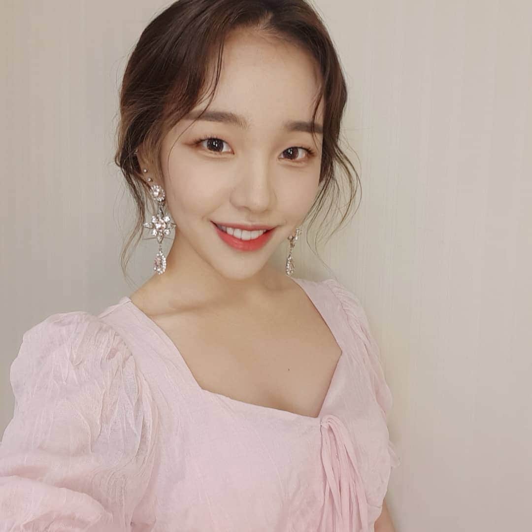 ペク・アヨンのインスタグラム：「💕」