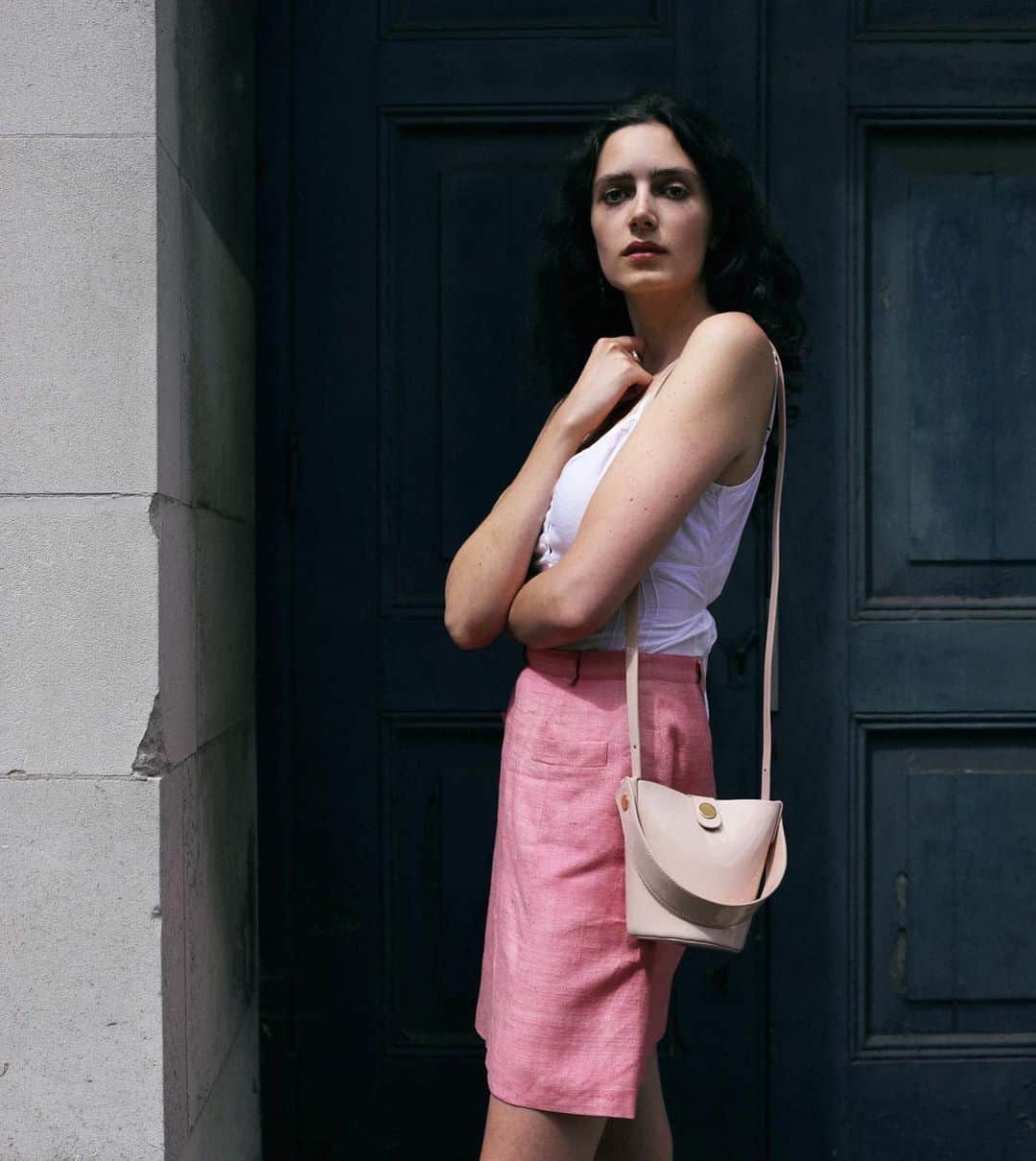 Sophie Hulmeのインスタグラム：「Pink 💕 A Nano Swing on @rosalindjana」