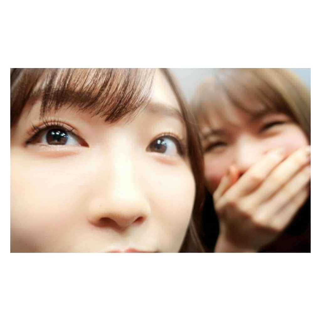 石田亜佑美さんのインスタグラム写真 - (石田亜佑美Instagram)「. . 譜久村さん！近いです！！笑 . そんな譜久村さんの後ろ姿にがおっきー発見 がおっきー映えしてるーっ . . #あゆみずき #譜久村聖 さん #石田亜佑美 #どあっぷ #morningmusume19 #モーニング娘19 #がおっきー #ヘアアレンジ 私も今日 #がおっきー靴下 履いたよ #晴れて良かった」7月17日 21時35分 - ayumi_ishida.official