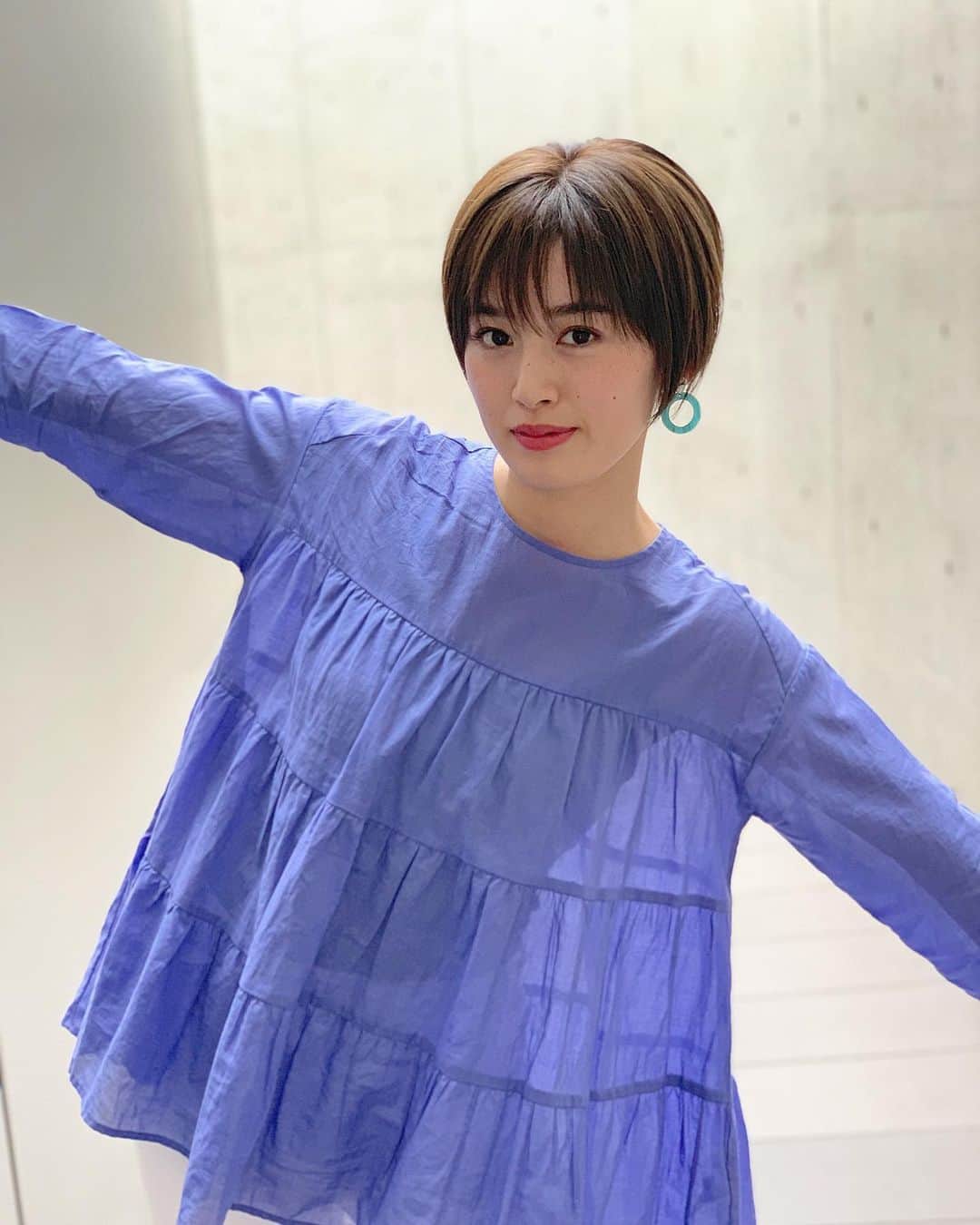 齋藤智奈美のインスタグラム：「___ GWの載せてなかったので もういっちょ。 .ブイーンの図✈️ #IKEカット #anti #ショートカット @hiromasaikeda  @anti_antiworld  @perm_anti」
