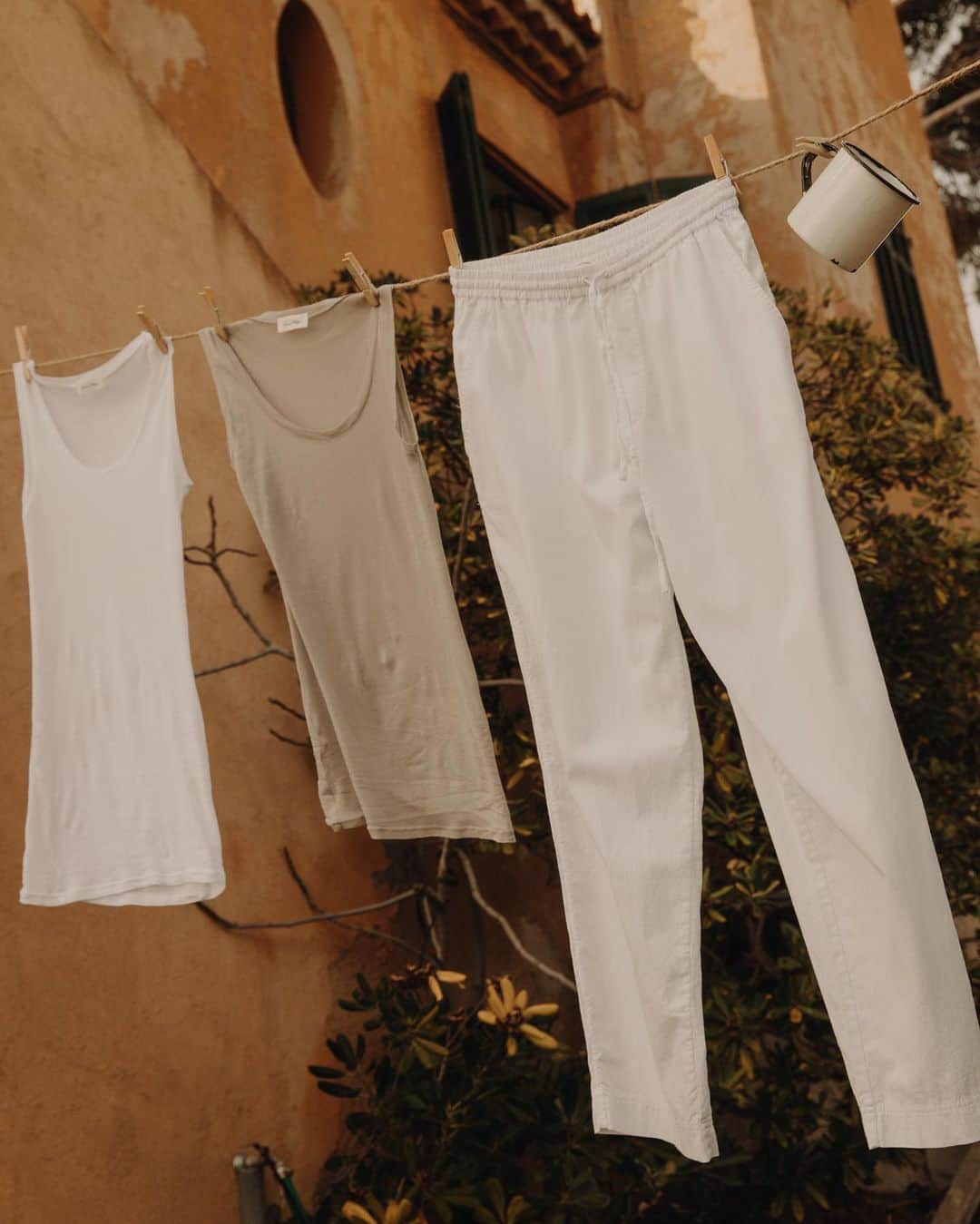 アメリカンビンテージのインスタグラム：「Basics for Summer 🌾 #americanvintage #summer19 #ss19 #supima #fabric #essentials #massachussets #womenswear #menswear」