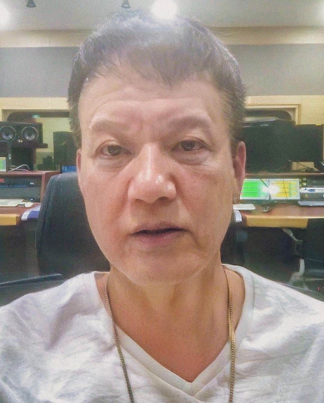 プニエル のインスタグラム：「Grandpa Peniel 🤭  할아버지 프니엘 🤭」