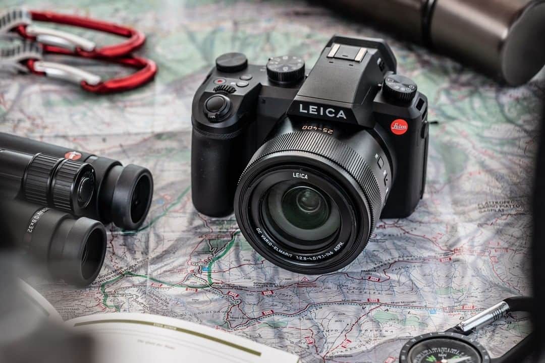 ライカさんのインスタグラム写真 - (ライカInstagram)「The superzoom camera for explorers: The NEW Leica V-Lux 5. What's the next photographic destination on your personal bucket list?  Follow the link in bio to learn more about the camera!  #LeicaCamera #Leica #🔴📷 #Leicagram #Compactcamera #Leicaporn #naturephotography #travelphotography」7月17日 22時00分 - leica_camera
