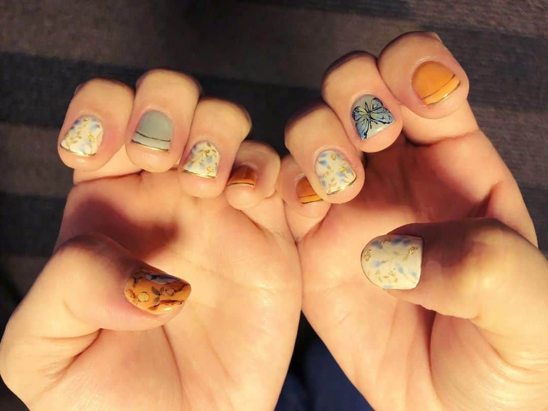 森恵さんのインスタグラム写真 - (森恵Instagram)「New Nail！！ 今回は鳥と蝶をメインに 爽やかな色味にしたよ！ 可愛すぎてずっと指先見ちゃう。  #newnail #nail #ギター用 #ジェルネイル #nailsalontria #長崎さん #7月20日福岡からバンドツアー再開！」7月17日 21時57分 - morimegumi_official