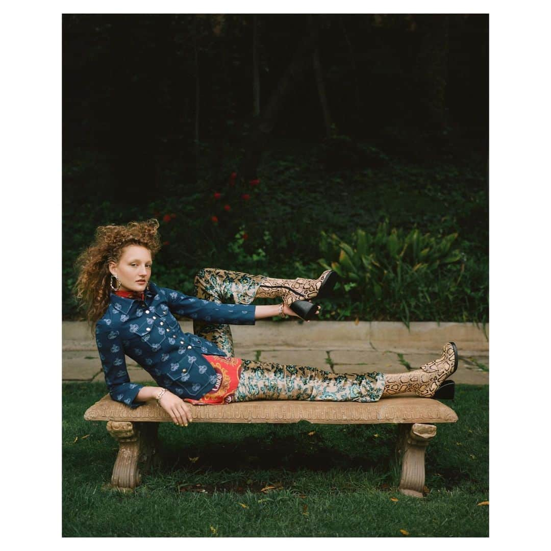 Olivia Maloneさんのインスタグラム写真 - (Olivia MaloneInstagram)「@agnesabma in the garden on film styled by @jaynepickering_stylist hair @ramsell makeup @karo_kangas nails @marisacarmichael production @margotfodor 🌿」7月17日 22時09分 - oliviamalone