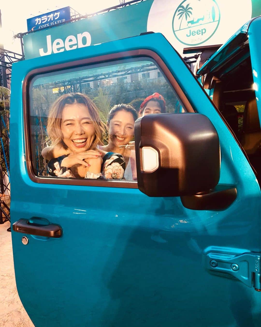 Lisa Halimさんのインスタグラム写真 - (Lisa HalimInstagram)「. RoxyGirlのみんなでお招きいただき Jeepの新型お披露目partyへ。 このままみんなと車借りてどこか行きたかった🏖♡ . #海遊び #ジープビキニ #Jeep_bikini #JeepReal @jeep_japan_official」7月17日 22時01分 - lisahalim