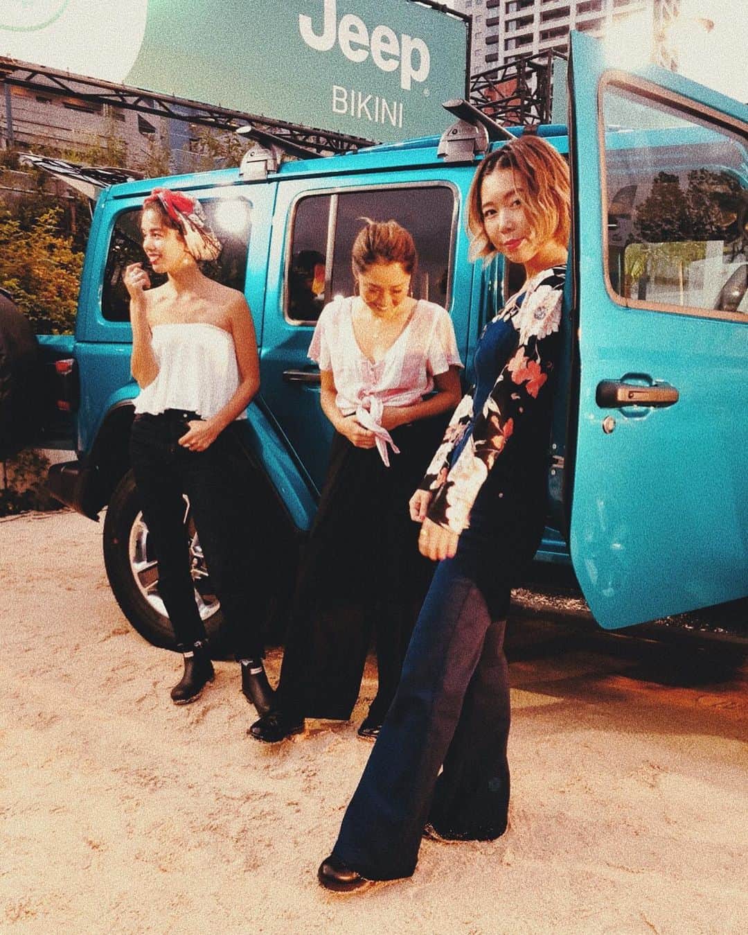 Lisa Halimさんのインスタグラム写真 - (Lisa HalimInstagram)「. RoxyGirlのみんなでお招きいただき Jeepの新型お披露目partyへ。 このままみんなと車借りてどこか行きたかった🏖♡ . #海遊び #ジープビキニ #Jeep_bikini #JeepReal @jeep_japan_official」7月17日 22時01分 - lisahalim