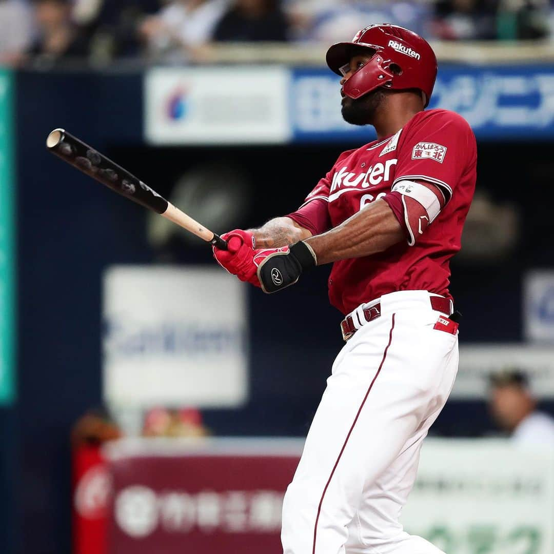 東北楽天ゴールデンイーグルスさんのインスタグラム写真 - (東北楽天ゴールデンイーグルスInstagram)「⚾️ ⚾️B 3-7 E⚾️ 投打が噛み合って約1ヶ月ぶりのカード勝ち越し😭 初回に3点を奪われるも5回3失点で辛島選手が6勝目✨ 2回にブラッシュ選手が反撃の口火となる22号ソロ🔥 4回に辰己選手の3ベースヒットで同点に追いつくと 続く茂木選手の勝ち越しタイムリーで逆転に成功‼️ その後も銀次選手の2打点などで追加点👍🏼 6回以降はブセニッツ選手、ハーマン選手、森原選手、 そして松井選手が無失点リレー💯 #rakuteneagles #RESTART #日本一の東北へ #茂木栄五郎 #ブラッシュ #辰己涼介」7月17日 22時04分 - rakuten_eagles