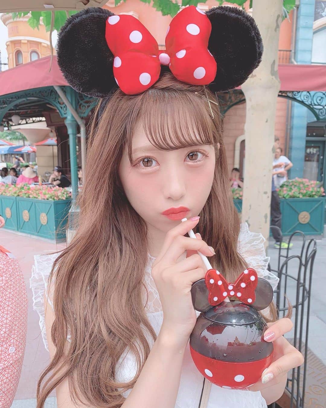 田口未彩のインスタグラム：「❤︎ . . いいねが少なくてさみしい、 みんなの"❤︎"待ちです🥺🥺 . . #上海ディズニー #上海ディズニーランド #ディズニーシー #duffyandfriends #ミニーちゃん #カチューシャ #duffy #上海 #上海旅行 #ウェーブヘア #オレンジメイク #シェリーメイ #ダッフィー #ダフメイ #シースルー前髪 #シースルーバング #ヘアアレンジ #ディズニーランド #ディズニー #ディズニーリゾート #ロングヘア #ロングヘアー #ロングヘアアレンジ #ロングヘアーアレンジ #インスタ映え #映え #キラキラ系」