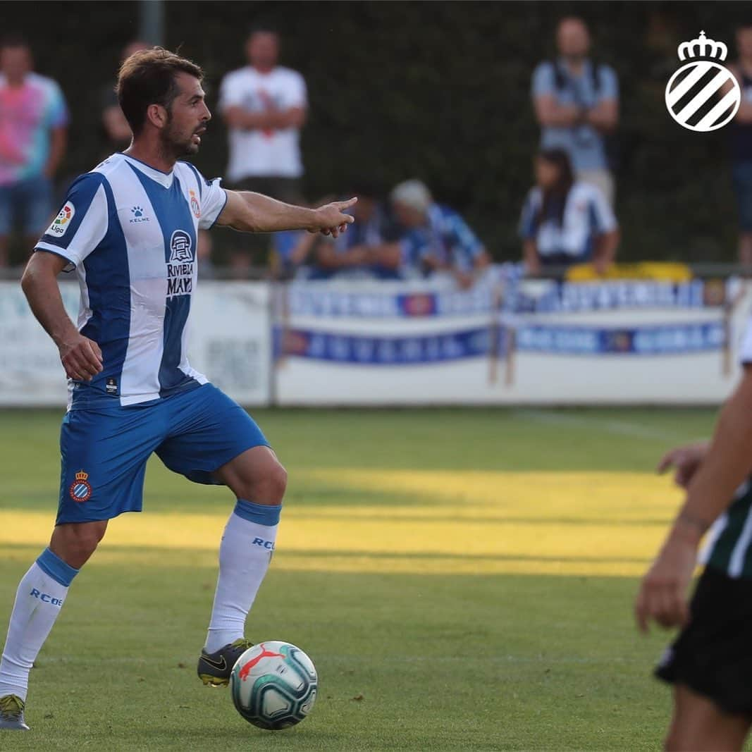 ビクトル・サンチェス・マタのインスタグラム：「Acabado el stage de pretemporada! Que empiece lo bueno! 🔵⚪️💪🏼 #rcdespanyol 📸 @carlosmira_rcde」