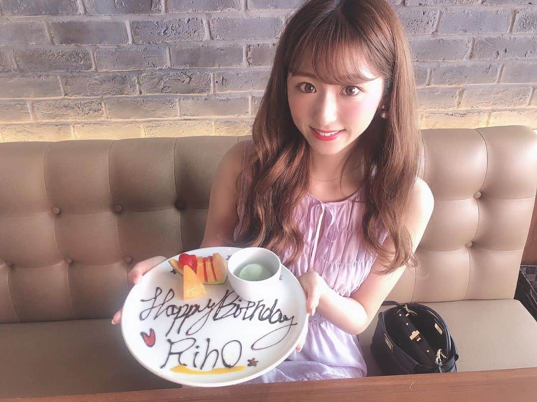 のインスタグラム：「本日26歳になりました🥺❤️ みんなこれからもよろしくね！🐰 #happybirthday#birthday」