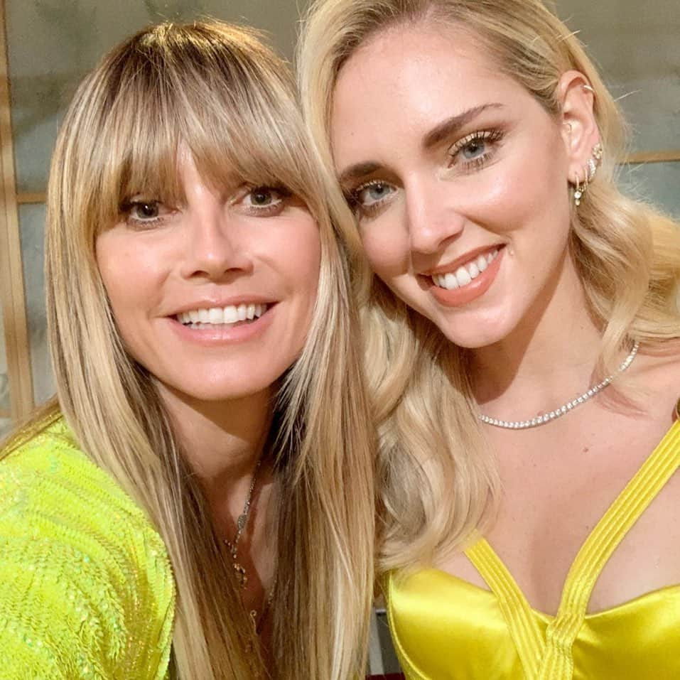 ハイディ・クルムさんのインスタグラム写真 - (ハイディ・クルムInstagram)「I am so excited that @chiaraferragni has joined my judging panel for #MakingTheCut ❤️ Alongside @naomi @carineroitfeld @nicolerichie @josephaltuzarra for @amazonprimevideo !!! @timgunn and I have been having so much fun in Tokyo and can not wait for 2020 to show all of you what we have been up to! 🌼👯‍♀️👗🌟🍣🥢⛩🤖🏮💛🇯🇵」7月17日 22時29分 - heidiklum