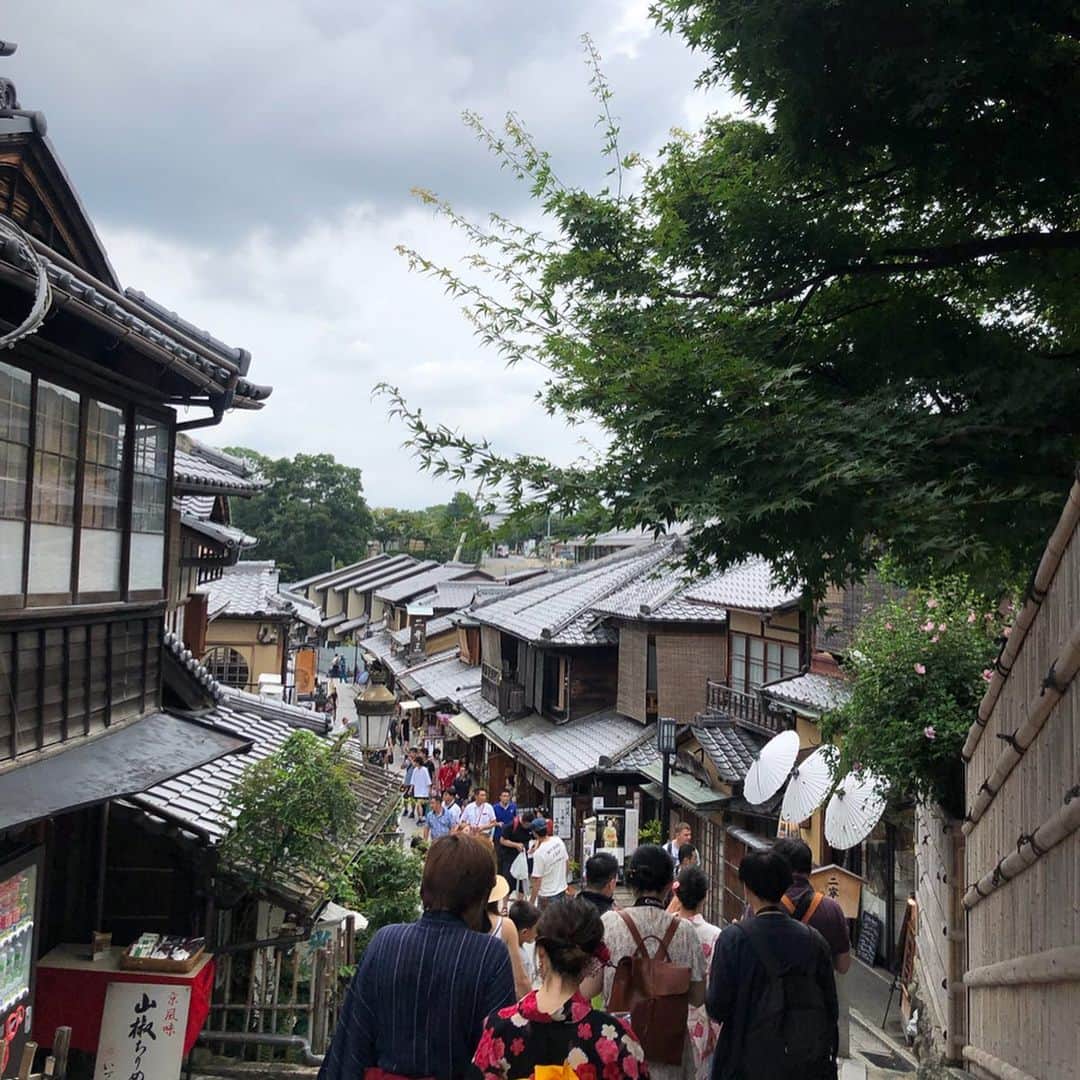 大関れいかさんのインスタグラム写真 - (大関れいかInstagram)「. マミー顔出しNGだけど ツーショットたち☺️💖 楽しかったなぁ、実家また帰るね〜 夏は家族旅行が待ってるから それまで適当にがんばるぞい🍚  #マミーポコパンツ#京都旅行 #kyoto#birthday#trip#mom」7月17日 22時39分 - _reikaoozeki