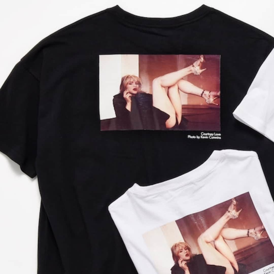 FINEBOYSさんのインスタグラム写真 - (FINEBOYSInstagram)「カート・コバーンのTシャツは数多くあれど、その妻コートニー・ラブのTシャツは初めて見る人もおおいのでは？ フリークスストアにて発見したインパクトの強い1枚、紹介しています〜。 https://fineboys-online.jp/fashion/detail.php?id=1709 #カートコバーン #ニルヴァーナ #curtcobain #nirvana #コートニーラブ #courtneylove #ロックt #音楽 #ロックtシャツ #フリークスストア #夏はtシャツ #fineboysonline」7月17日 22時47分 - fineboys_jp