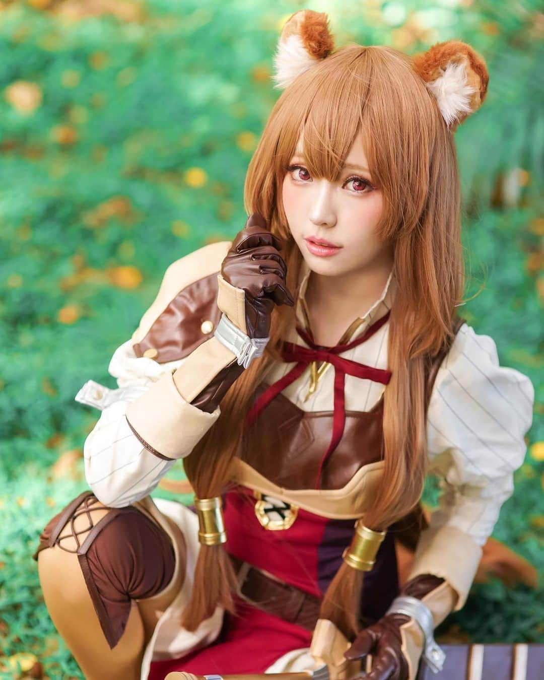 Elyさんのインスタグラム写真 - (ElyInstagram)「Raphtalia photobook pre-order start! Check on my FB page Ely►FF34新作【Beloved】&【NAVY】拉芙塔莉雅 & 夏日水手創作寫真套組，預購開始★ 歡迎轉分享 台灣預購 ►https://reurl.cc/9KkN8 Oversea pre-order ►https://goo.gl/qed0zq 久等了~✨FF作品是E子也想擁有一隻的浣熊娘拉芙醬和神祕未公開的夏日水手創作本!兩本都是毛茸茸的可愛動物! 盾之勇者可以說是上季E子最喜歡的番之一，一定要出一本紀念這麼美好的浣熊，除了正裝也收錄了害羞的版本，之後會再釋出! 夏日水手也是和以往不太一樣的創作本，請大家多多關注FB更新~🎀 作品詳情請到預購 ↓↓↓ 頁面~ 台灣預購 ►https://reurl.cc/9KkN8 Oversea pre-order ►https://goo.gl/qed0zq  #raphtalia #tatenoyuusha #elycosplay #cosplay #raphtaliacosplay」7月17日 22時41分 - eeelyeee