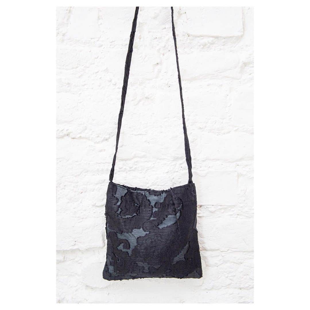 キャベジズ&ローゼズのインスタグラム：「Get party ready for your next event with chic black brocade 🖤 The Rome bag and Eleanor Coat in this wonderful lacelike fabric make getting ready for your next party easy breezy. Both are lightweight and perfect for any event #accessoriesoftheday #accessories #crossbodybag #blackbag #brocadejacket #brocadebag #britishfashion #blackcoat #cabbagesandroses #cabbagesandrosesfashion @christina_strutt @cabbagesandroses_shop 👆Link In Bio👆」