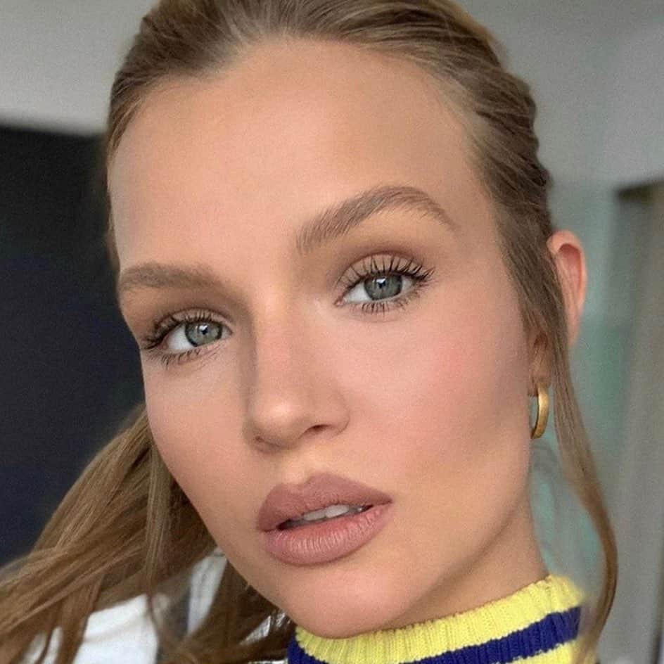 Maybelline New Yorkさんのインスタグラム写真 - (Maybelline New YorkInstagram)「Our girl @josephineskriver wears fit me! matte + poreless foundation in 'rich tan', and instant age rewind concealer in 'warm light' for this flawless face! #mnyitlook #mnyconceal #regram @cgonzalezbeauty」7月17日 23時22分 - maybelline