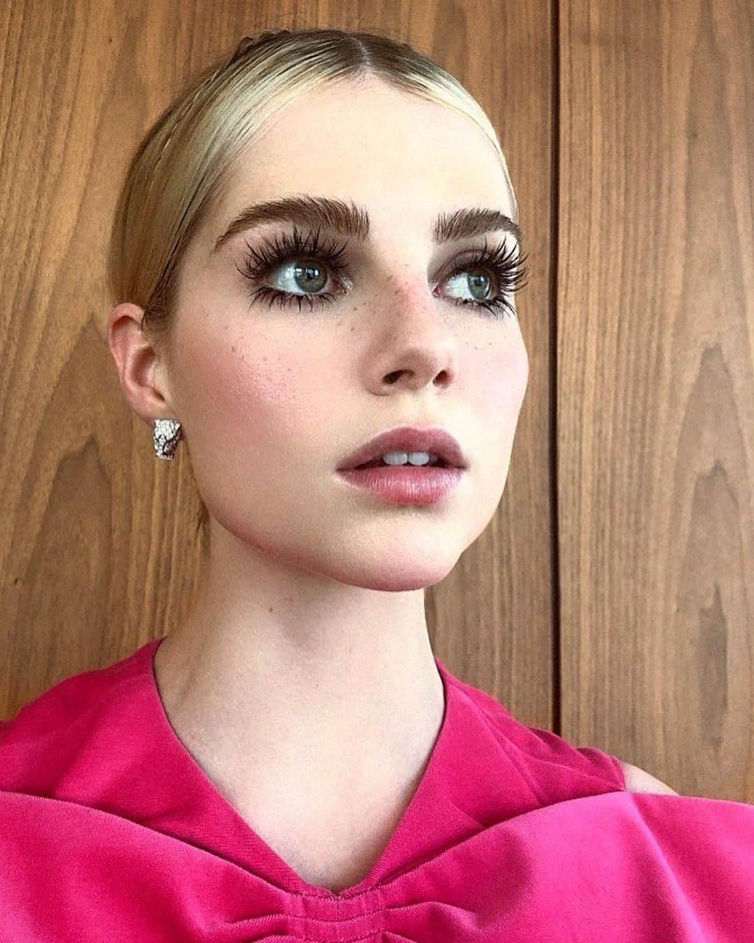 Lacy Redwayさんのインスタグラム写真 - (Lacy RedwayInstagram)「More from lastnight 😍😍😍😍 . ✨ Lucy Boynton ✨  Aka lashes for days !! Makeup @tyronmachhausen  Styled by @leithclark  #HairByLacyRedway #lucyboynton」7月17日 23時33分 - lacyredway