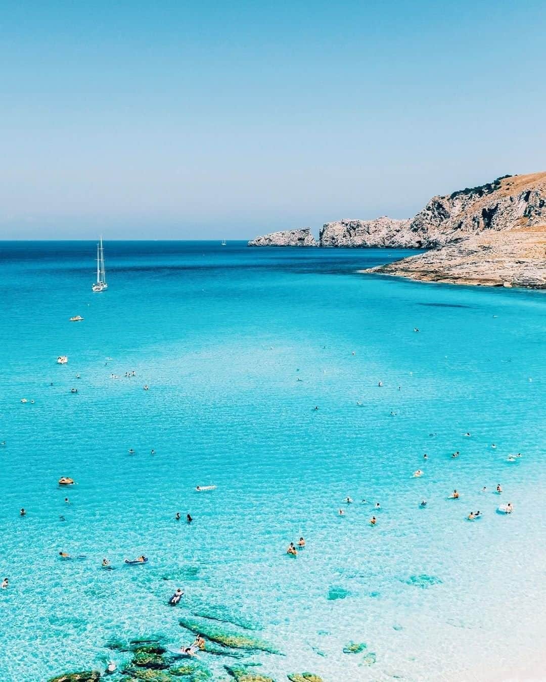 Travel + Leisureさんのインスタグラム写真 - (Travel + LeisureInstagram)「European culture, history, and food only get better when paired with the relaxation quotient of an island. Mallorca made this year's #TLWorldsBest list of the best islands in Europe - see all the winners at our link in bio! #tlpicks courtesy of @bmseventh」7月17日 23時46分 - travelandleisure
