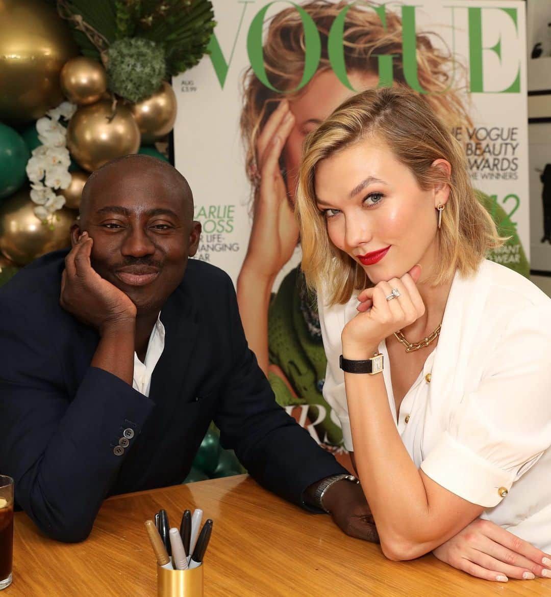 British Vogueさんのインスタグラム写真 - (British VogueInstagram)「A big thank you to everyone who came to Vogue House today for the live signing with #BritshVogue’s August 2019 cover girl, @KarlieKloss and editor-in-chief @Edward_Enninful.」7月17日 23時43分 - britishvogue