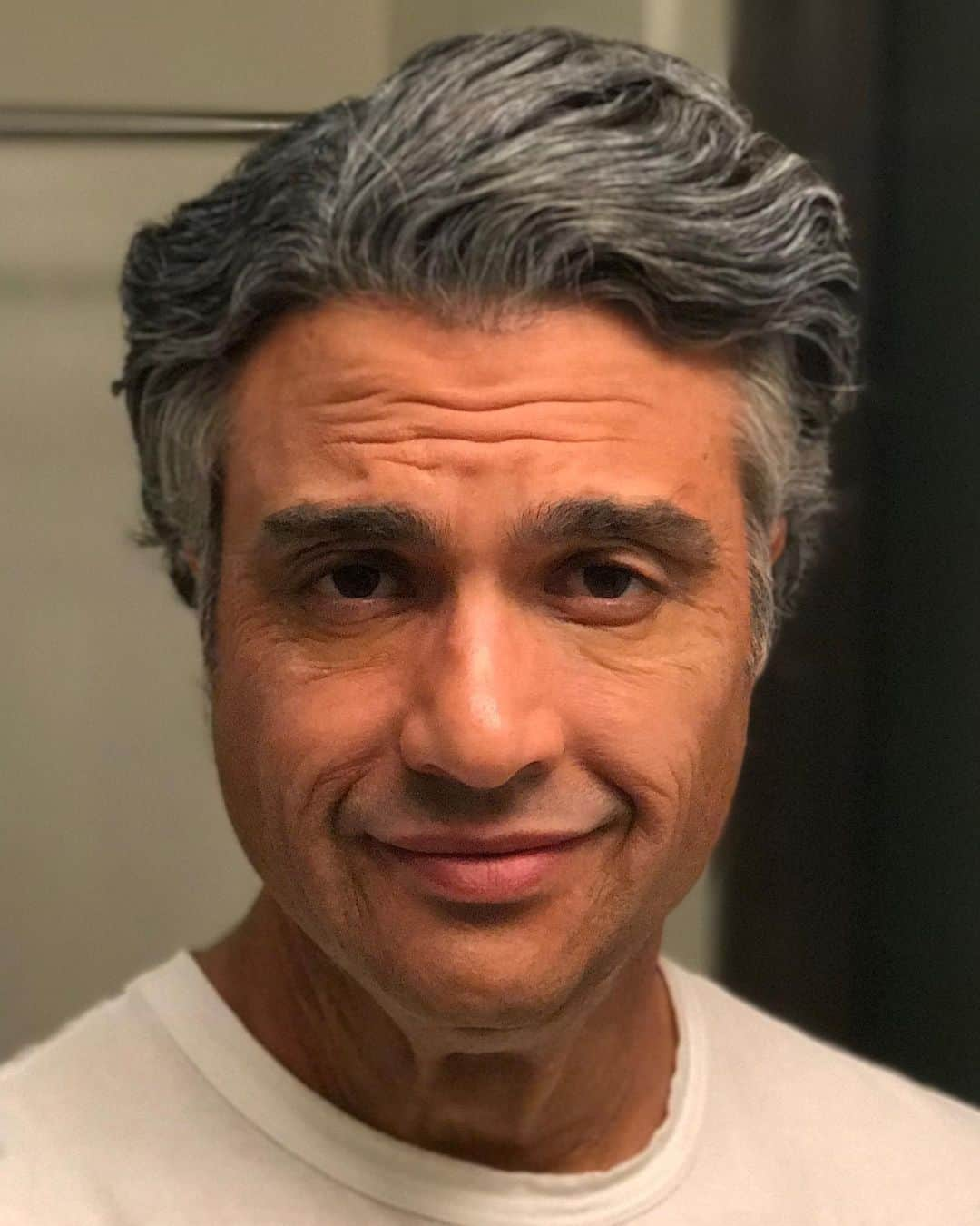 ハイメ・カミールさんのインスタグラム写真 - (ハイメ・カミールInstagram)「No #faceapp here my peeps! Just the brilliant work of the #janethevirgin make-up department 😉 BRAVO to @cinefaces and her collaborators 🙌🏼🎉👏🏼👴🏽 / Ninguna app, sólo el maravilloso trabajo del departamento de FX y maquillaje de @cwjanethevirgin 🙇🏽‍♂️🕺🏽👴🏽」7月17日 23時48分 - jaimecamil