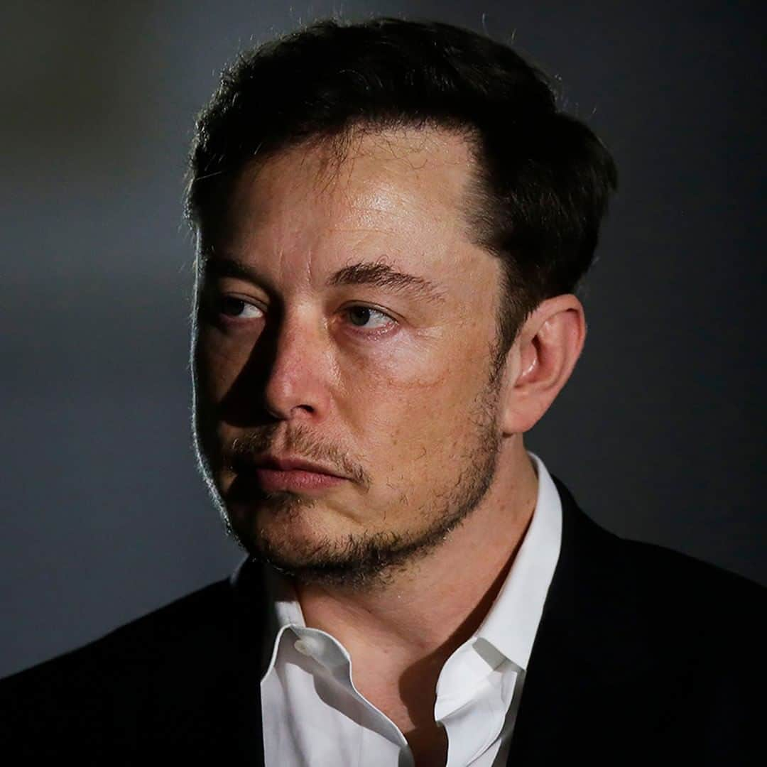 HYPEBEASTさんのインスタグラム写真 - (HYPEBEASTInstagram)「During a livestream held on Tuesday, SpaceX CEO Elon Musk revealed his plans to connect people’s brains to the Internet by 2020, a procedure that he states will be as easy as LASIK eye surgery, according to Business Insider. He hopes it will achieve “symbiosis with artificial intelligence" through the 4×4 millimeter chip. Click the link in bio for the full story.⁠ Photo: Joshua Lott/Getty Images」7月18日 5時20分 - hypebeast