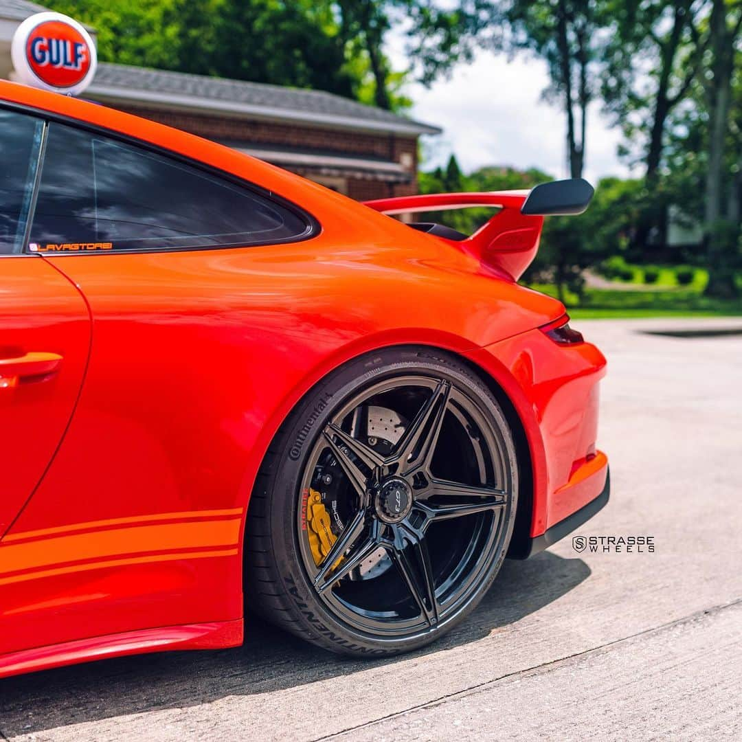 CARLiFESTYLEさんのインスタグラム写真 - (CARLiFESTYLEInstagram)「Porsche 991.2 GT3 on @strassewheels SV2 #carlifestyle @strassewheels」7月18日 5時24分 - carlifestyle