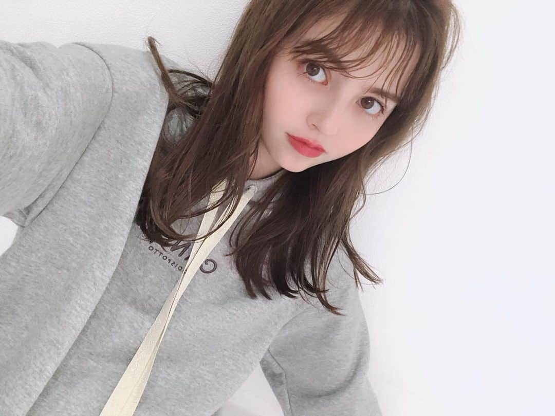 加藤ナナさんのインスタグラム写真 - (加藤ナナInstagram)「もう秋服の撮影の時期です🤔梅雨明けてないけど🤔いつ明けるのかしら。。🤔ハテ🤔」7月18日 0時03分 - katouchan