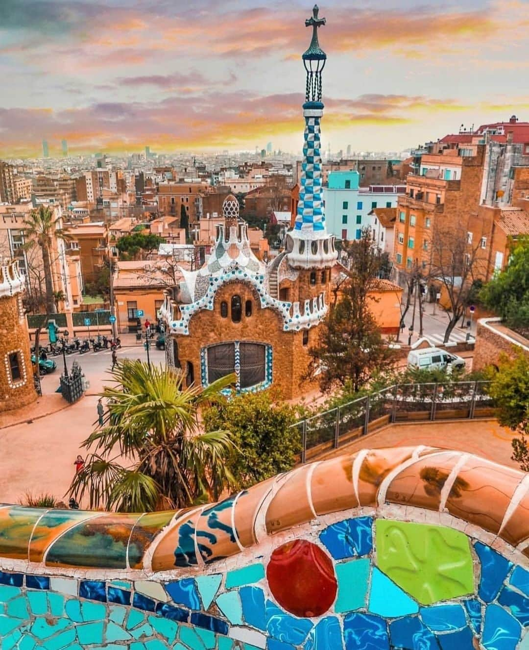 Wonderful Placesさんのインスタグラム写真 - (Wonderful PlacesInstagram)「Barcelona ✨❤️❤️❤️✨ Which one is your favorite shot? . Pictures by ✨✨@momentsofgregory✨✨ #wonderful_places for a feature 💖」7月18日 0時03分 - wonderful_places