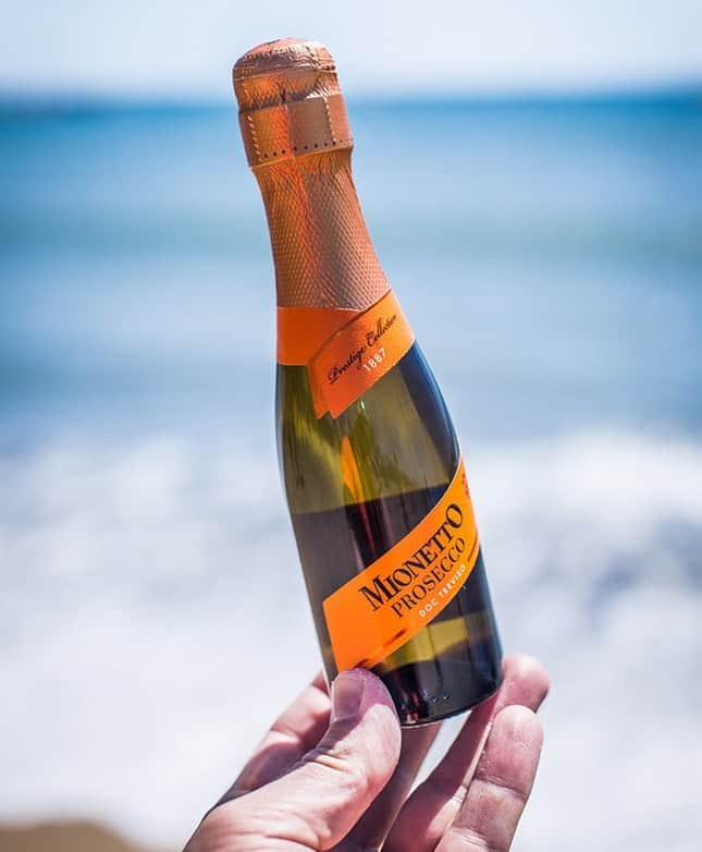 Mionetto Prosecco ČRさんのインスタグラム写真 - (Mionetto Prosecco ČRInstagram)「Šumění moře a šumění Mionetta. 🌊🧡 Dokážeš si představit lepší harmonii? #mionetto #mionettoprosecco #prosecco #sea #mionettopiccolo #beach #summer #vacation #vitaminsea #sun #sunshine #summervibes #proseccovibes」7月17日 23時58分 - mionetto_cz