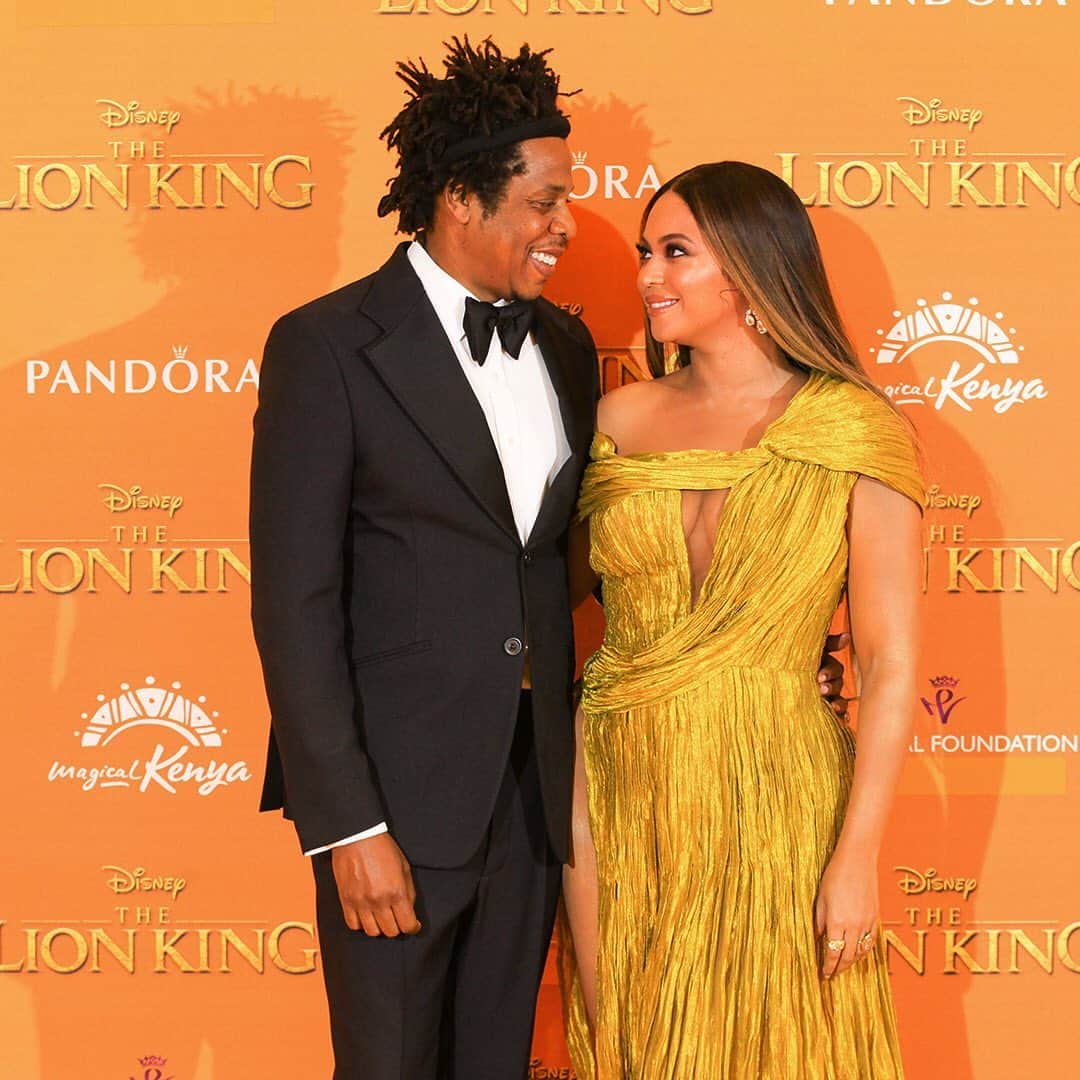 PANDORAさんのインスタグラム写真 - (PANDORAInstagram)「We continue to celebrate Disney's The Lion King with the premiere in London, UK. @diipakhosla attended the premiere wearing the new collection along with #PandoraShine hoop earrings. See #TheLionKing only in theatres. #DISNEYxPandora」7月17日 23時58分 - theofficialpandora